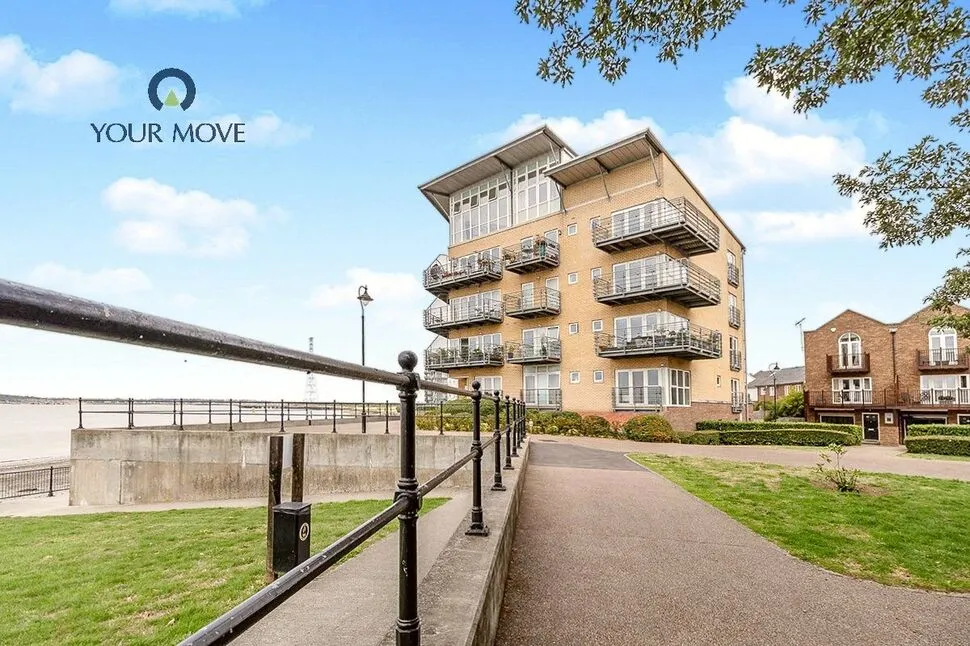 2 bed flat to rent, Lightermans Way, Greenhithe, DA9