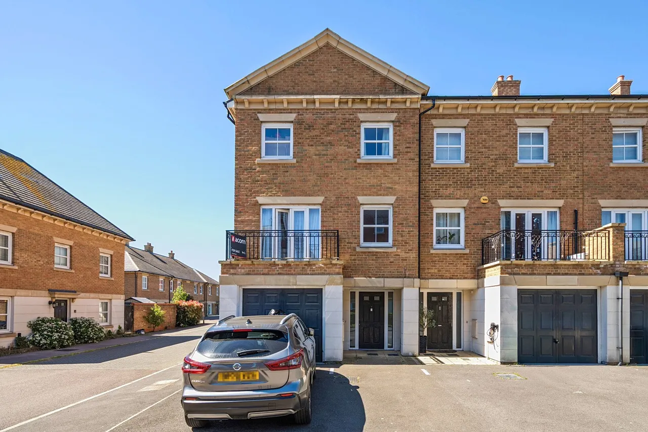 4 bed house for sale — Rainbow Road, Kent, DA8