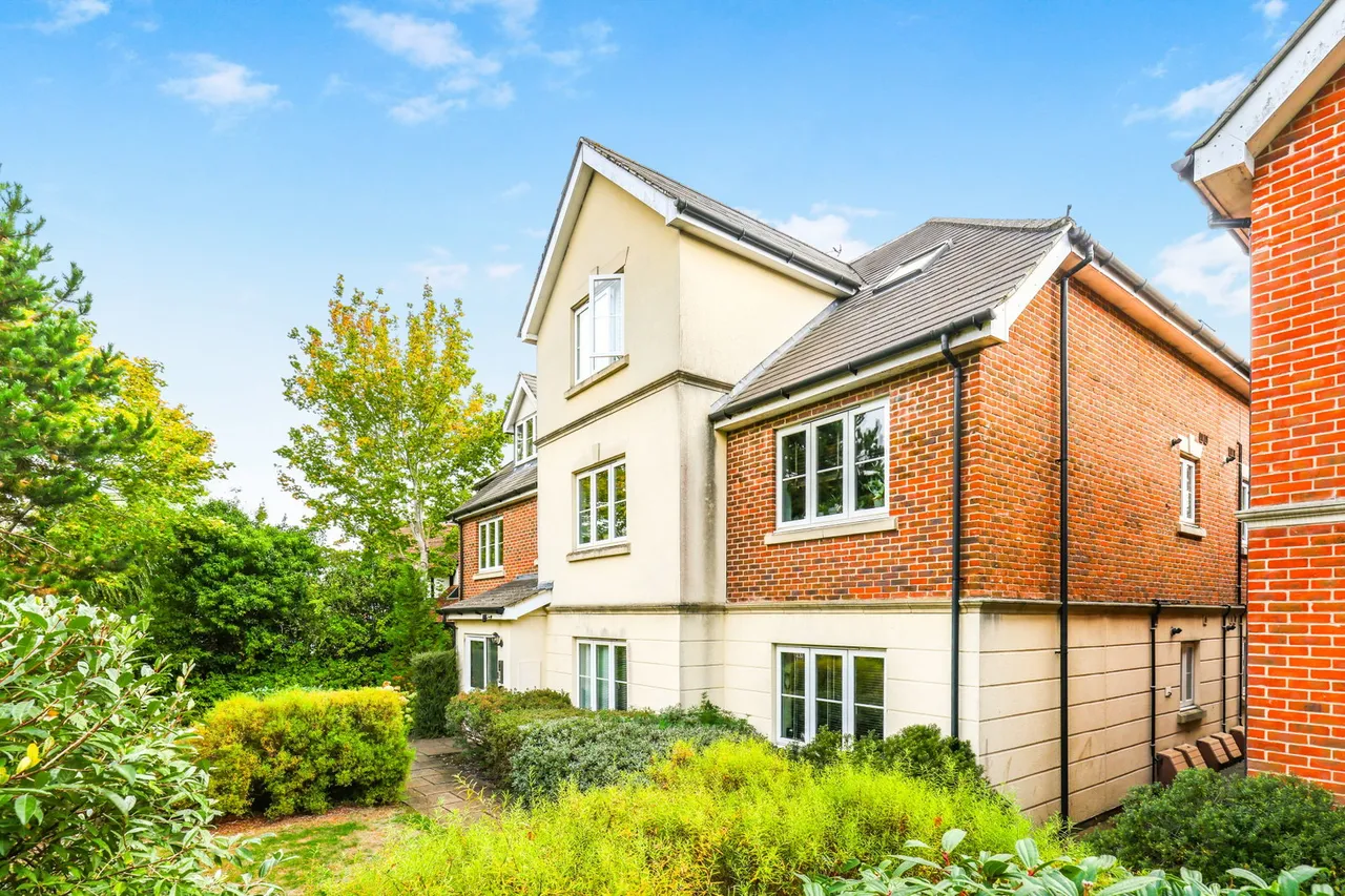 2 bed flat for sale, Pampisford Road, South Croydon, CR2