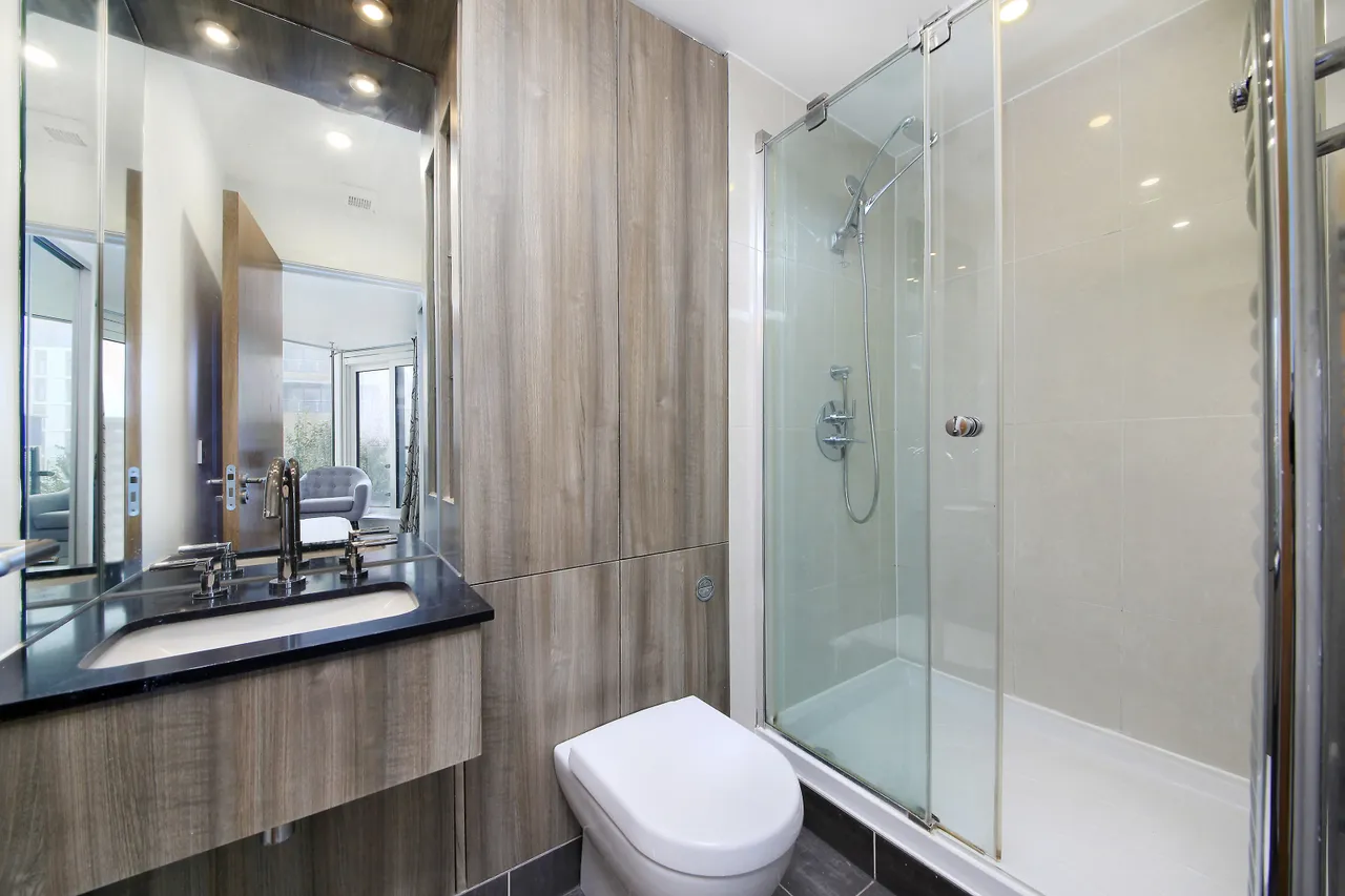 Juniper Drive, Battersea, SW18, photo 8