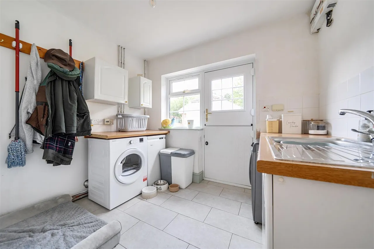 Raffin Lane, Pewsey, SN9, photo 12