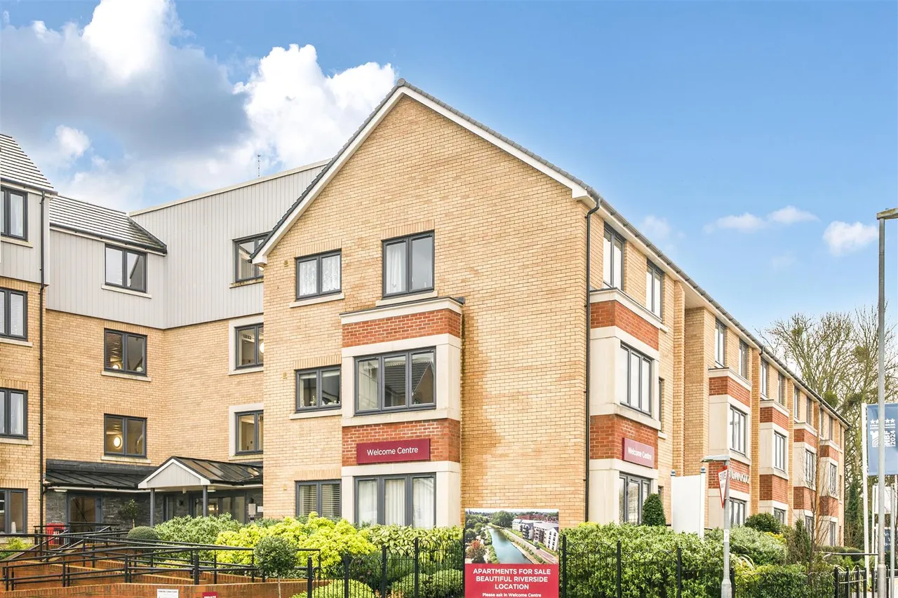 2 bed flat for sale, Tangier Way, Taunton, TA1