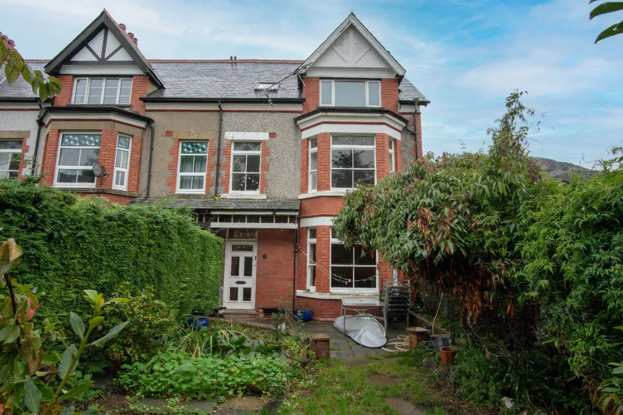 5 bed house for sale, Park Crescent, Llanfairfechan, LL33