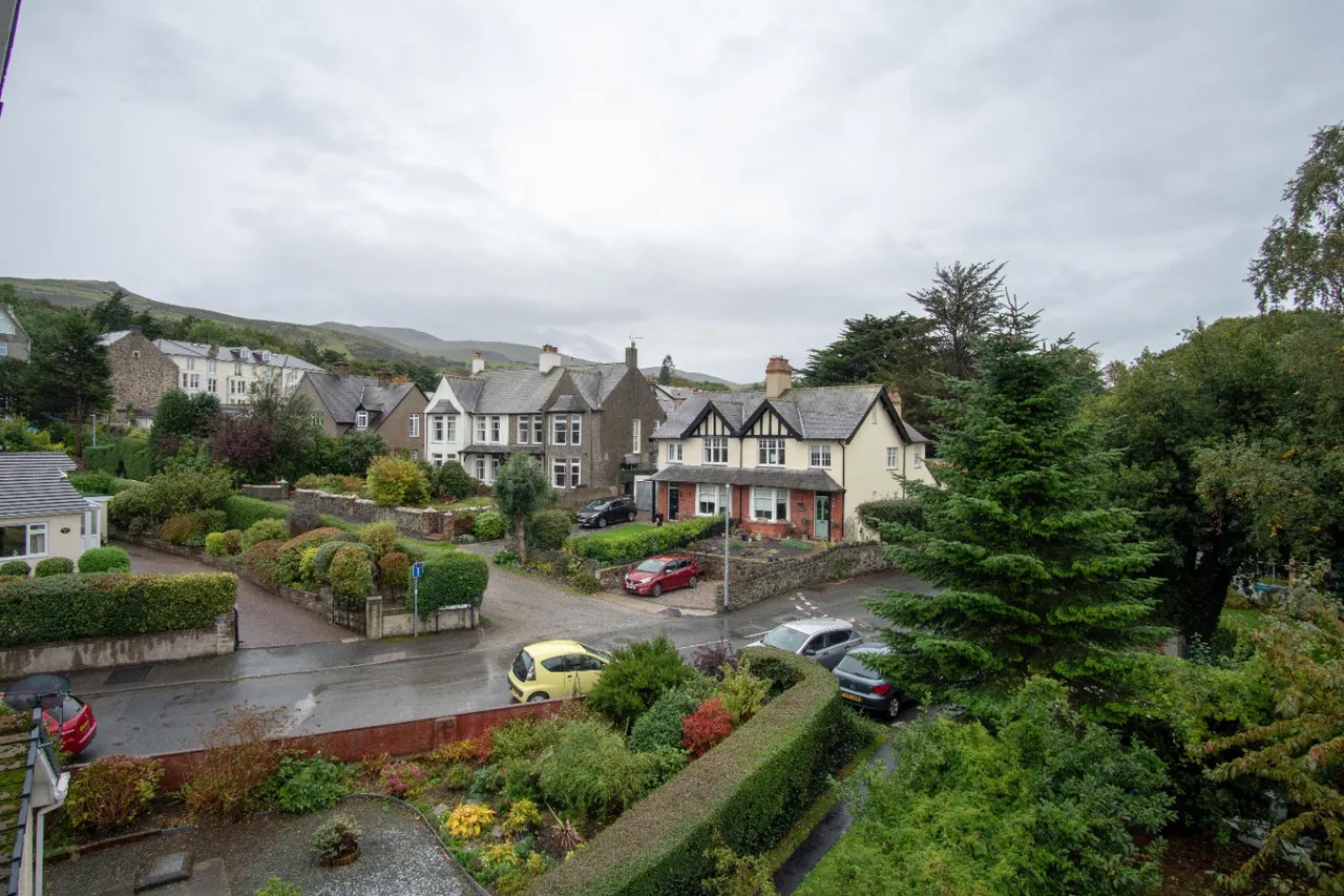 Park Crescent, Llanfairfechan, LL33, photo 20