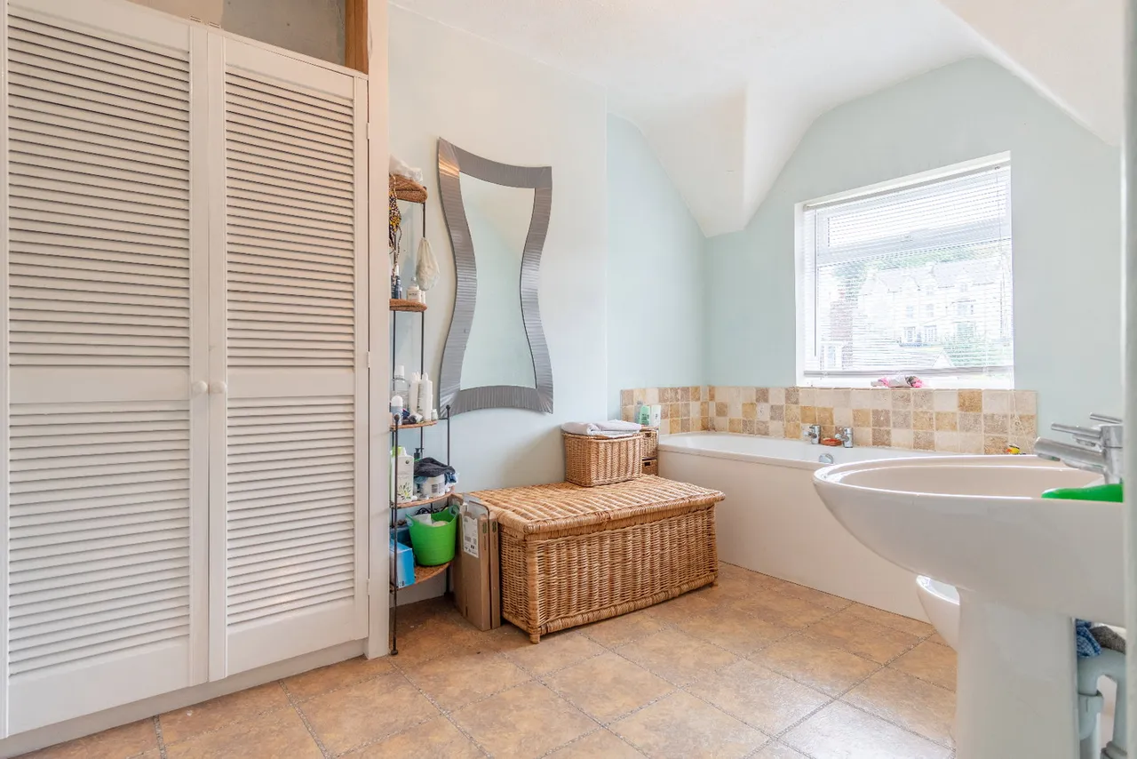 Park Crescent, Llanfairfechan, LL33, photo 8