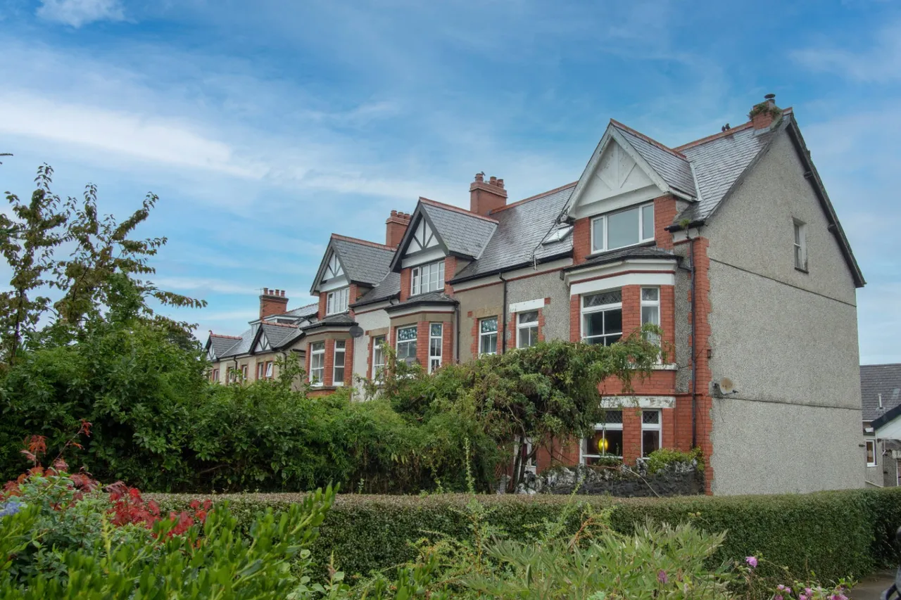 Park Crescent, Llanfairfechan, LL33, photo 3