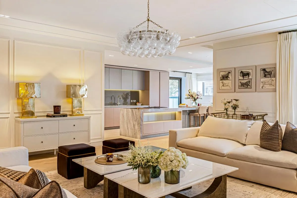 3 bed flat for sale, Kensington High Street, London, W8