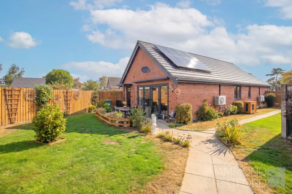3 bed house for sale, Limes Close, Little Melton