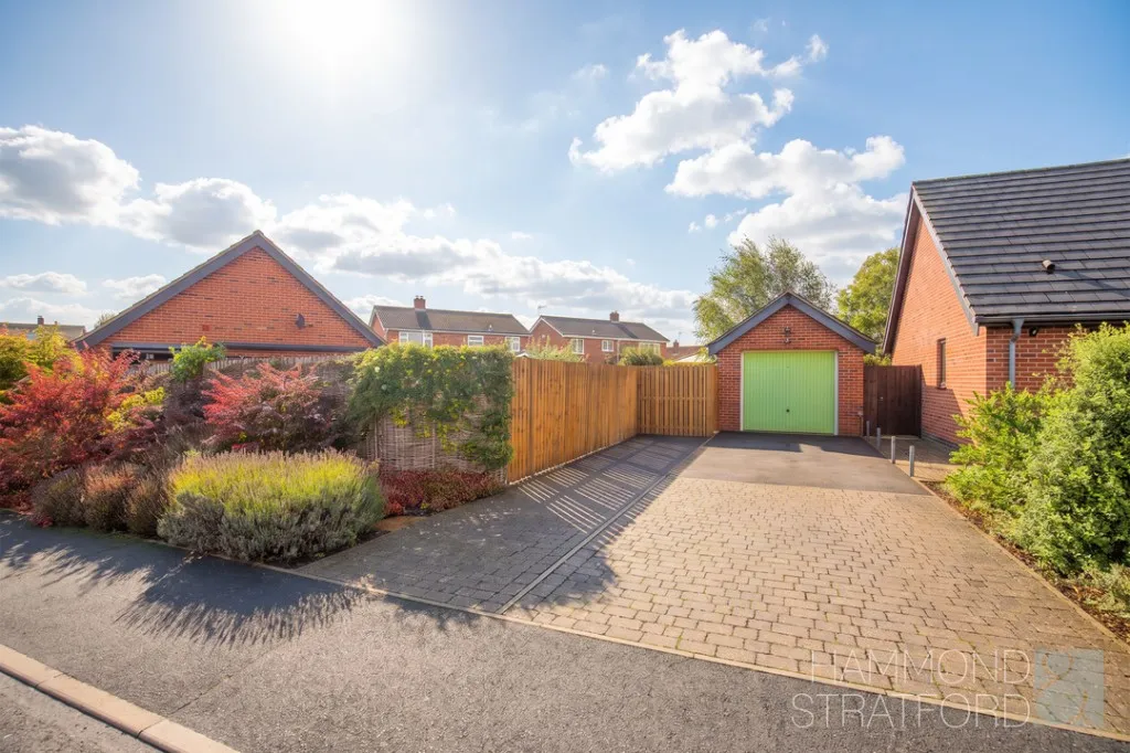 Limes Close, Little Melton, photo 4