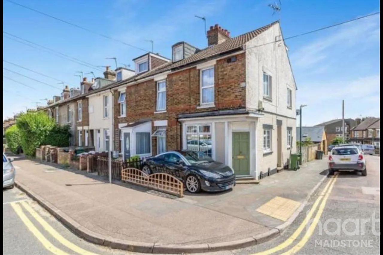 Tonbridge Road, ME16, photo 7