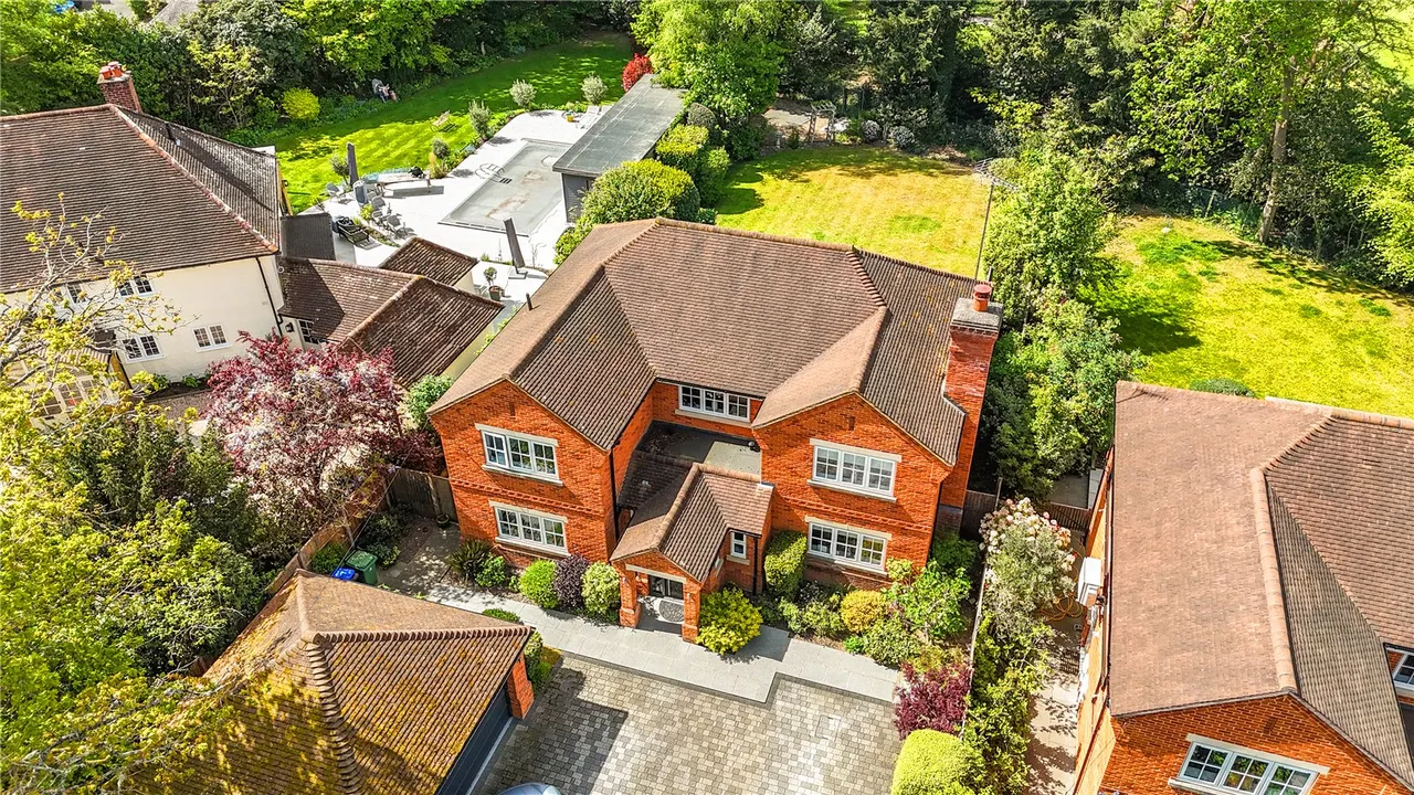 5 bed house for sale — Upper Chobham Road, Camberley, Surrey, GU15 1EH