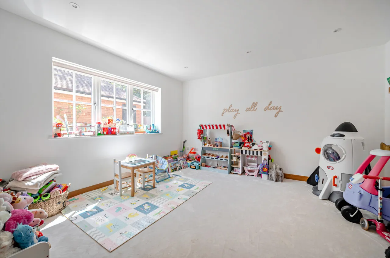 Upper Chobham Road, Camberley, Surrey, GU15 1EH, photo 16