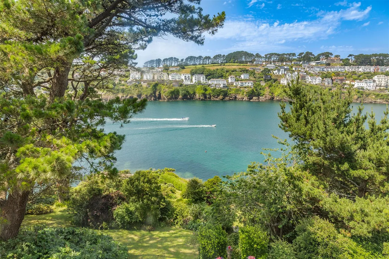 Polruan by Fowey, Cornwall, photo 9