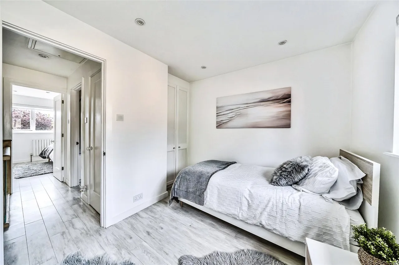 Portia Grove, Warfield, RG42, photo 9