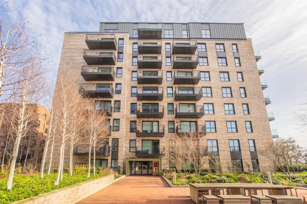 Greenleaf Walk, Southall, UB1, photo 6