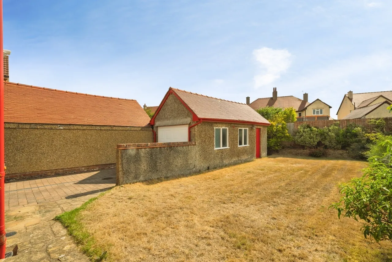 Meols Parade, Wirral, CH47, photo 14