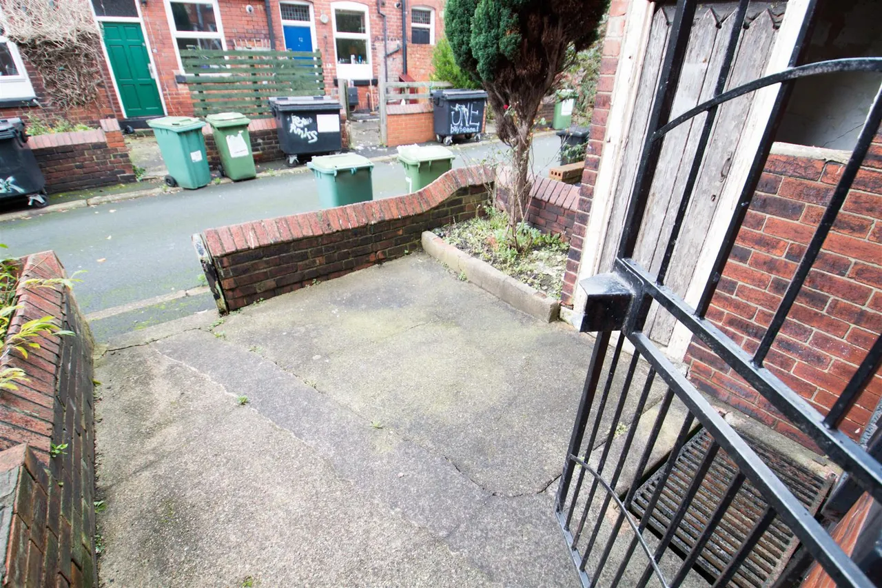 Welton Place, Hyde Park, LS6, photo 11
