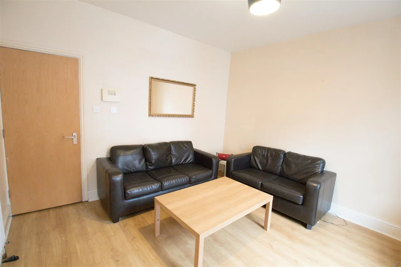 Welton Place, Hyde Park, LS6, photo 4