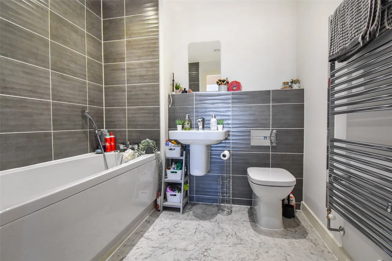 Montgomery Avenue, Wellesley, Aldershot, Hampshire, GU11 4AY, photo 8