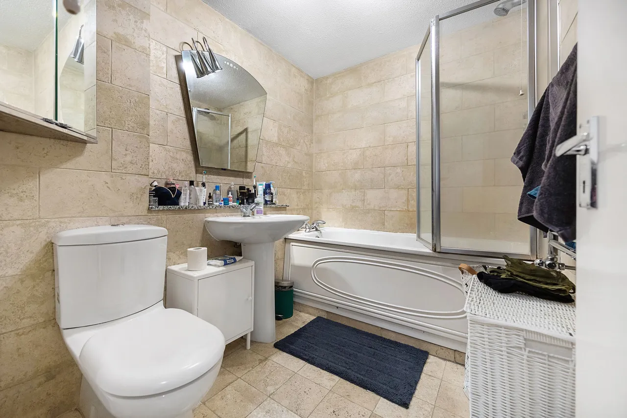 Flat 13 Grangewood, 48-50 Upper Richmond Road, London, photo 6