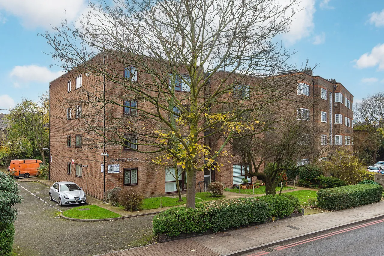 Flat 13 Grangewood, 48-50 Upper Richmond Road, London, photo 9