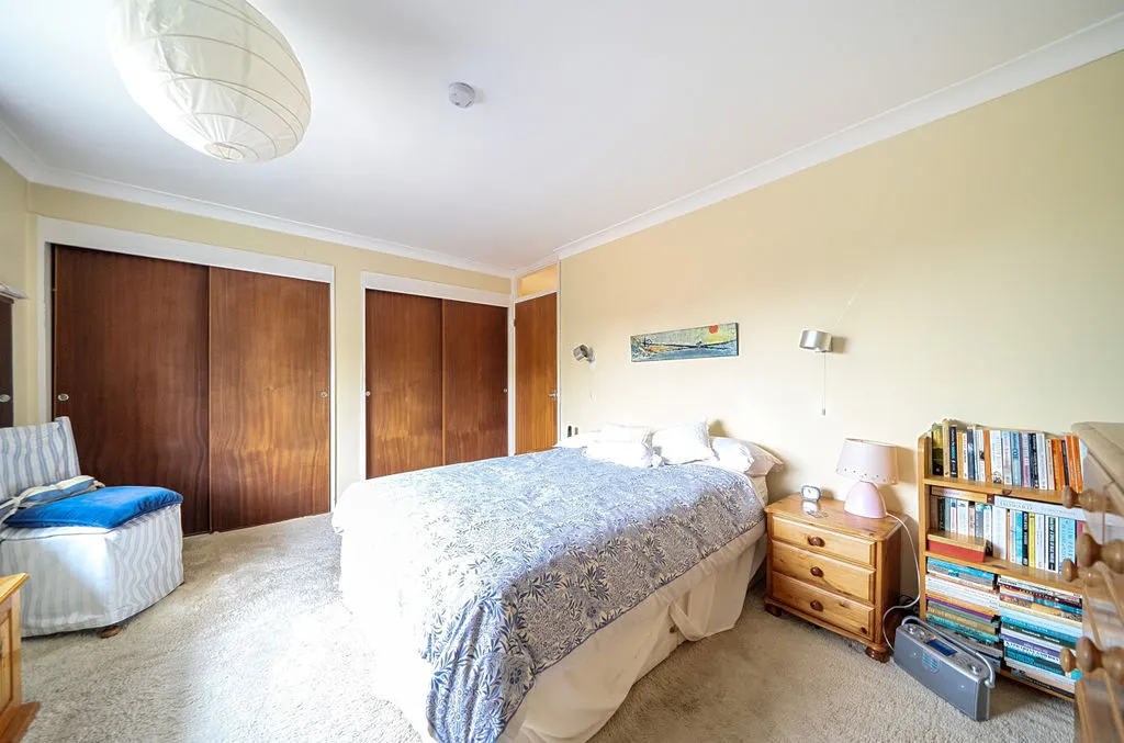 Woodhyrst Gardens, Kenley CR8 5LX, photo 13