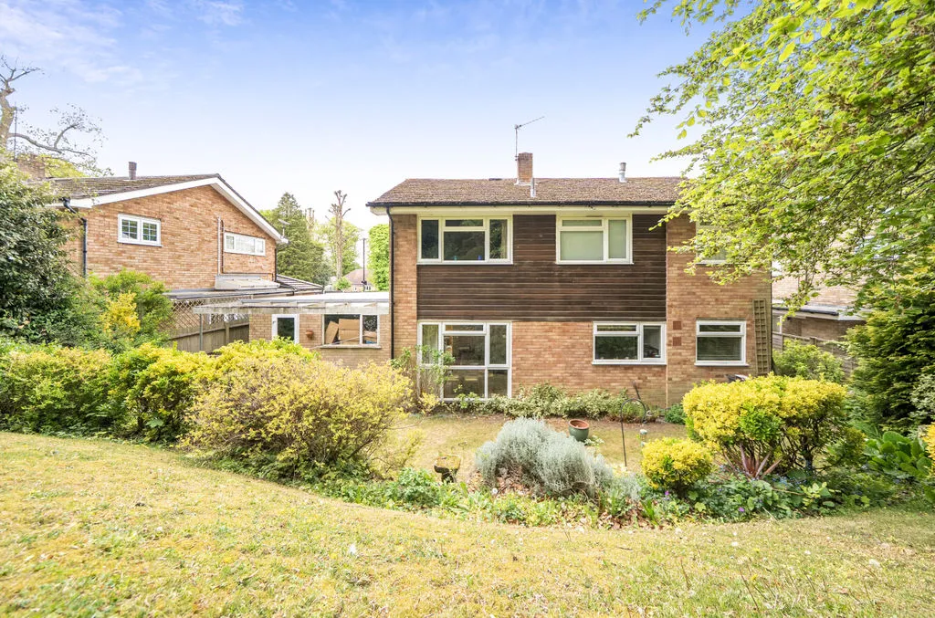 Woodhyrst Gardens, Kenley CR8 5LX, photo 9