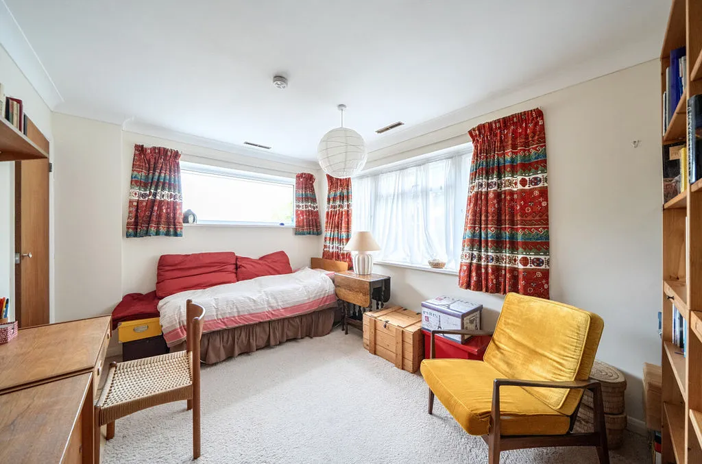 Woodhyrst Gardens, Kenley CR8 5LX, photo 15