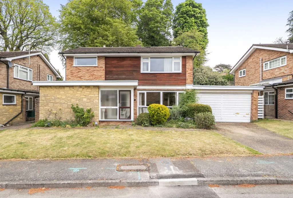 4 bed house for sale — Woodhyrst Gardens, Kenley CR8 5LX