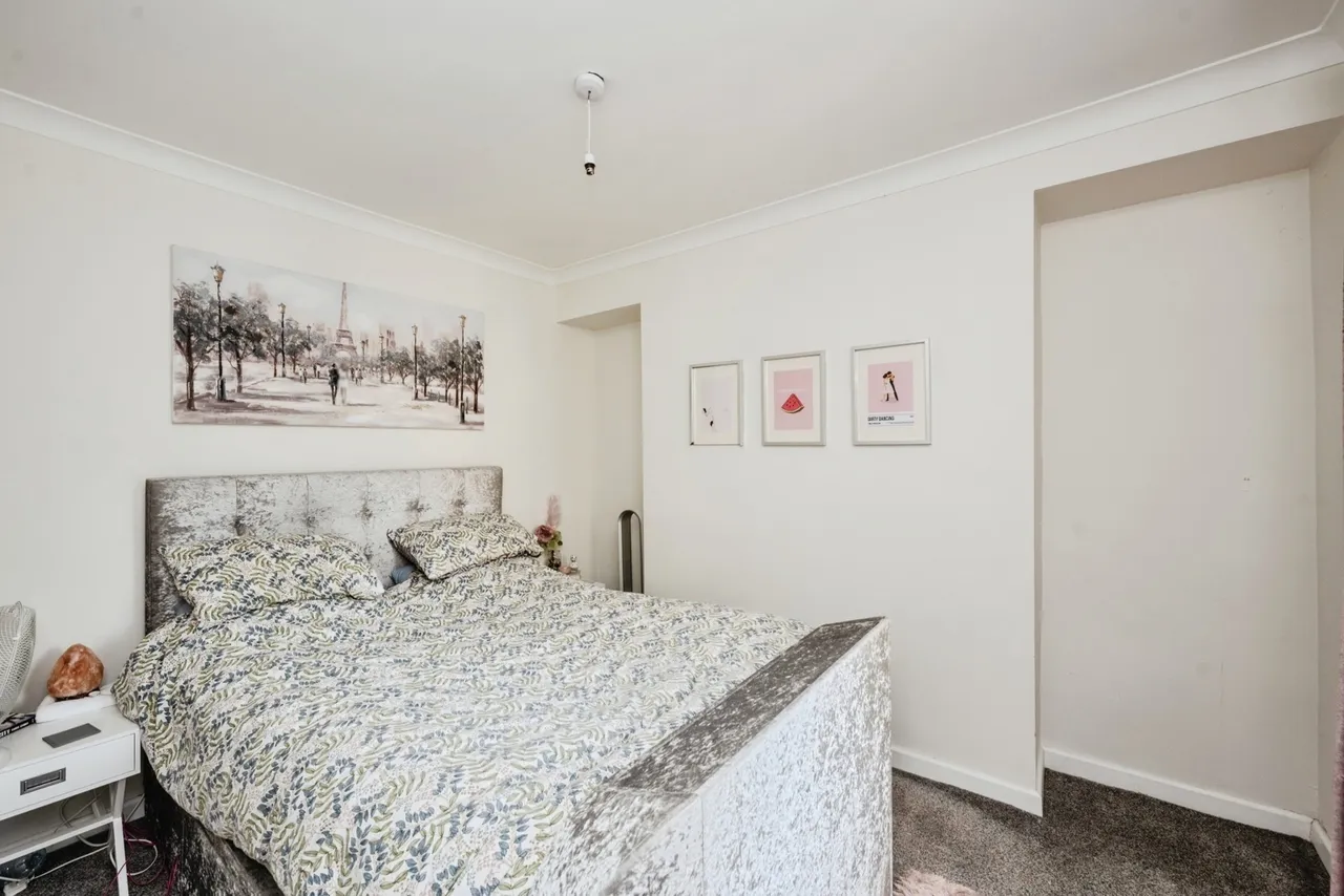 Stepney Street, Cwmbwrla, SA5, photo 11