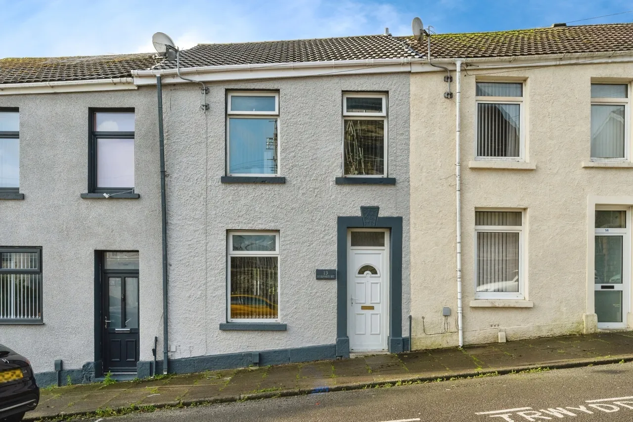 3 bed house for sale, Stepney Street, Cwmbwrla, SA5