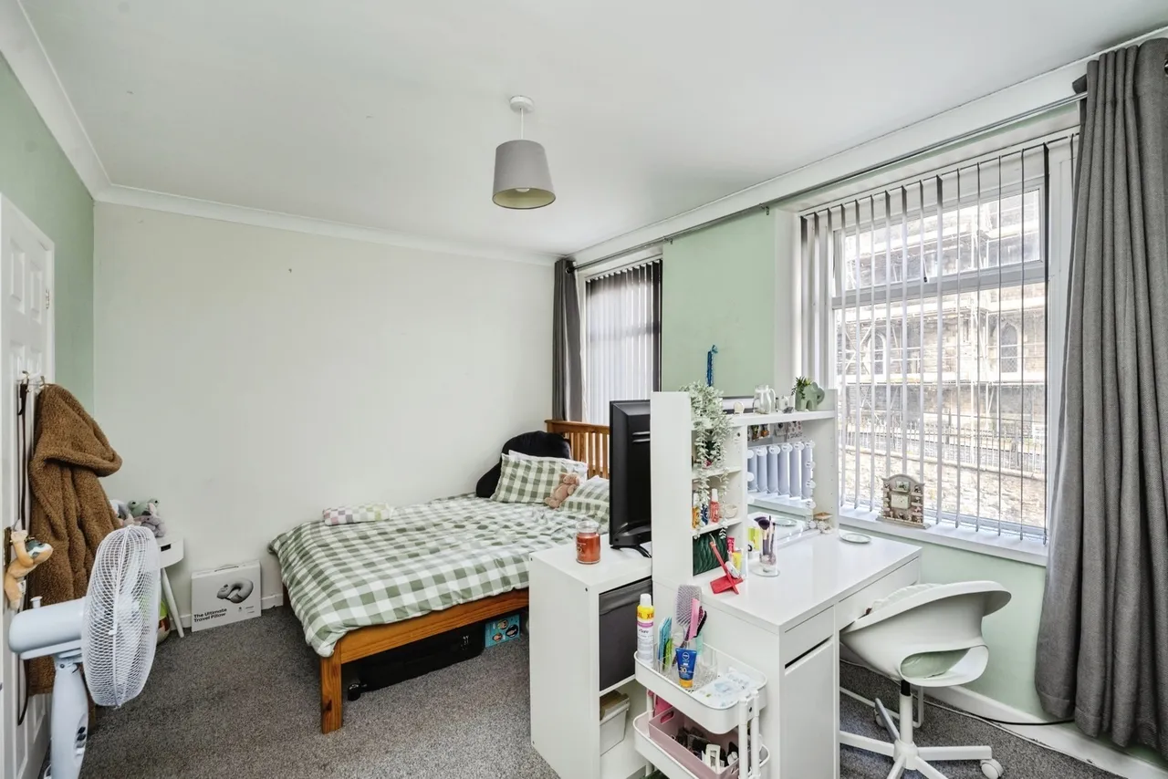 Stepney Street, Cwmbwrla, SA5, photo 9
