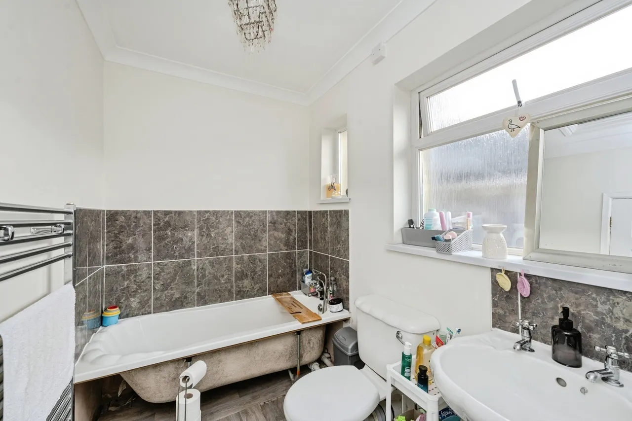 Stepney Street, Cwmbwrla, SA5, photo 13