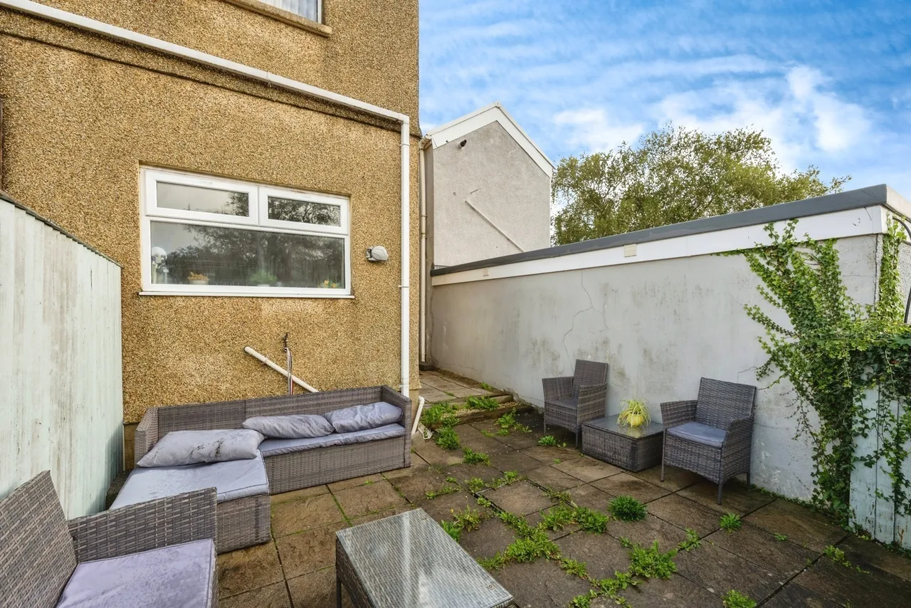 Stepney Street, Cwmbwrla, SA5, photo 17