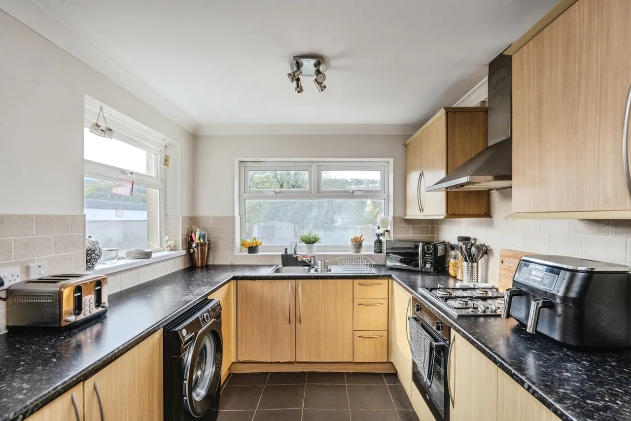 Stepney Street, Cwmbwrla, SA5, photo 6
