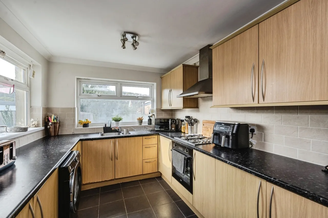Stepney Street, Cwmbwrla, SA5, photo 8