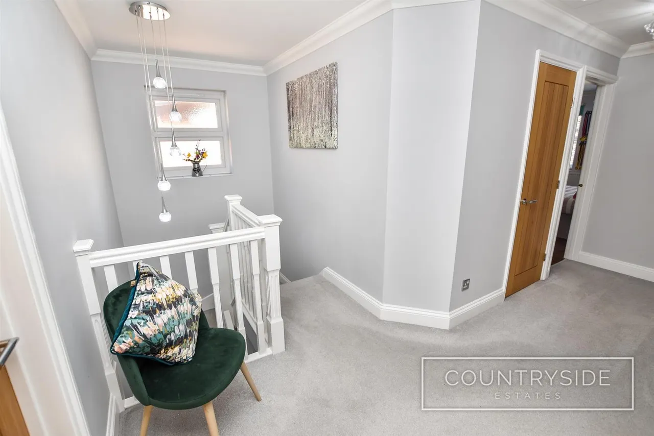 High Road, Benfleet, photo 13