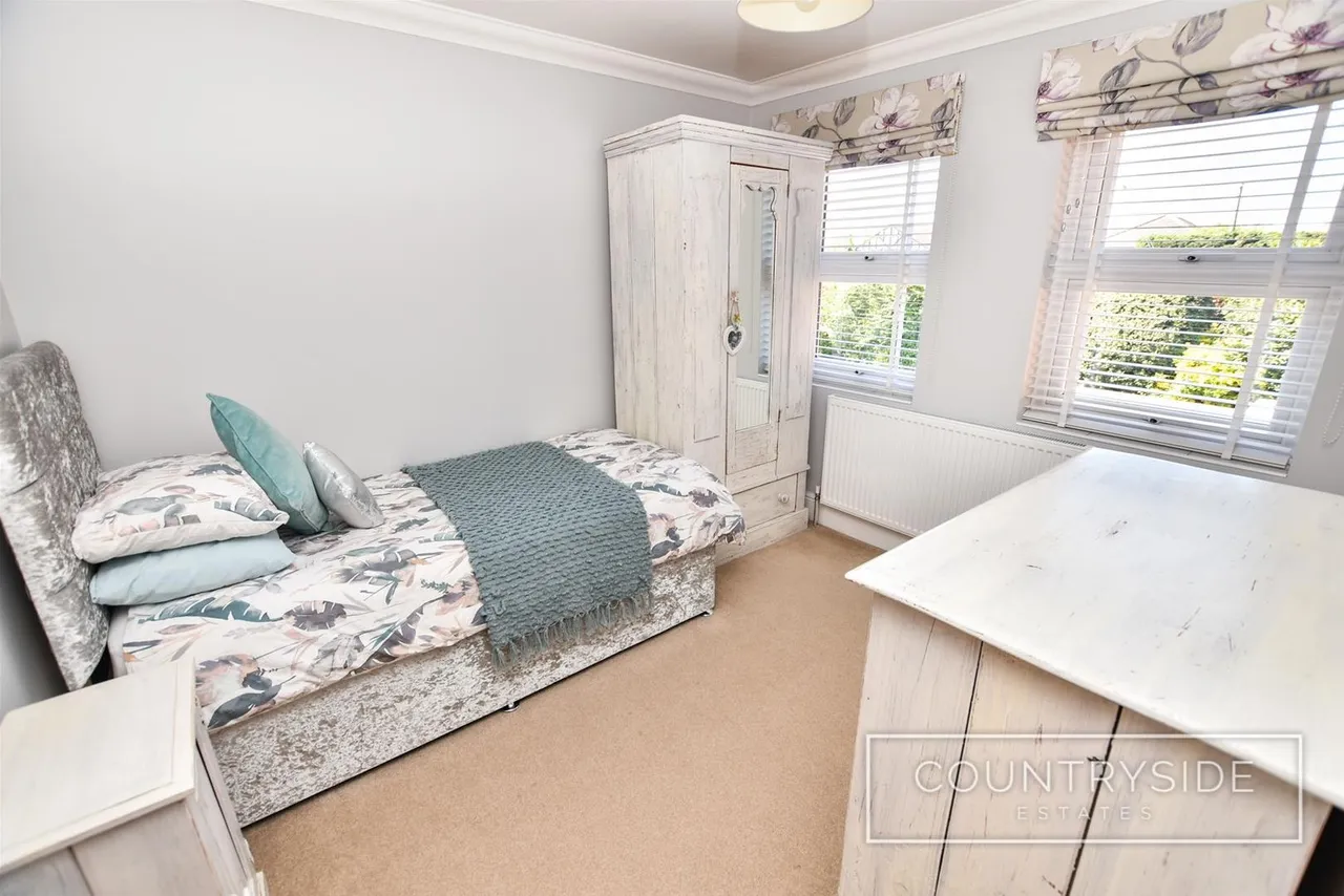 High Road, Benfleet, photo 19