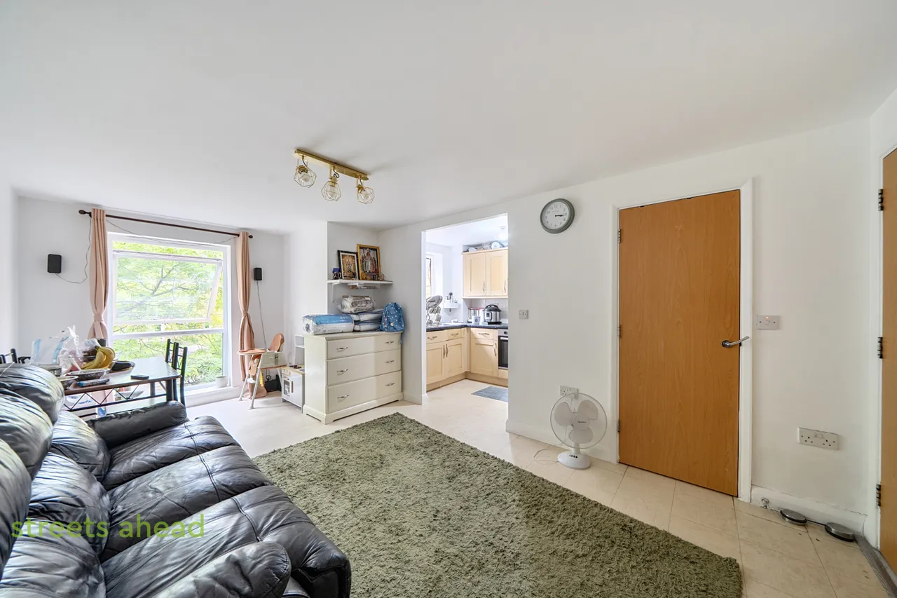 1 bed flat for sale, Manning Gardens, Croydon, CR0