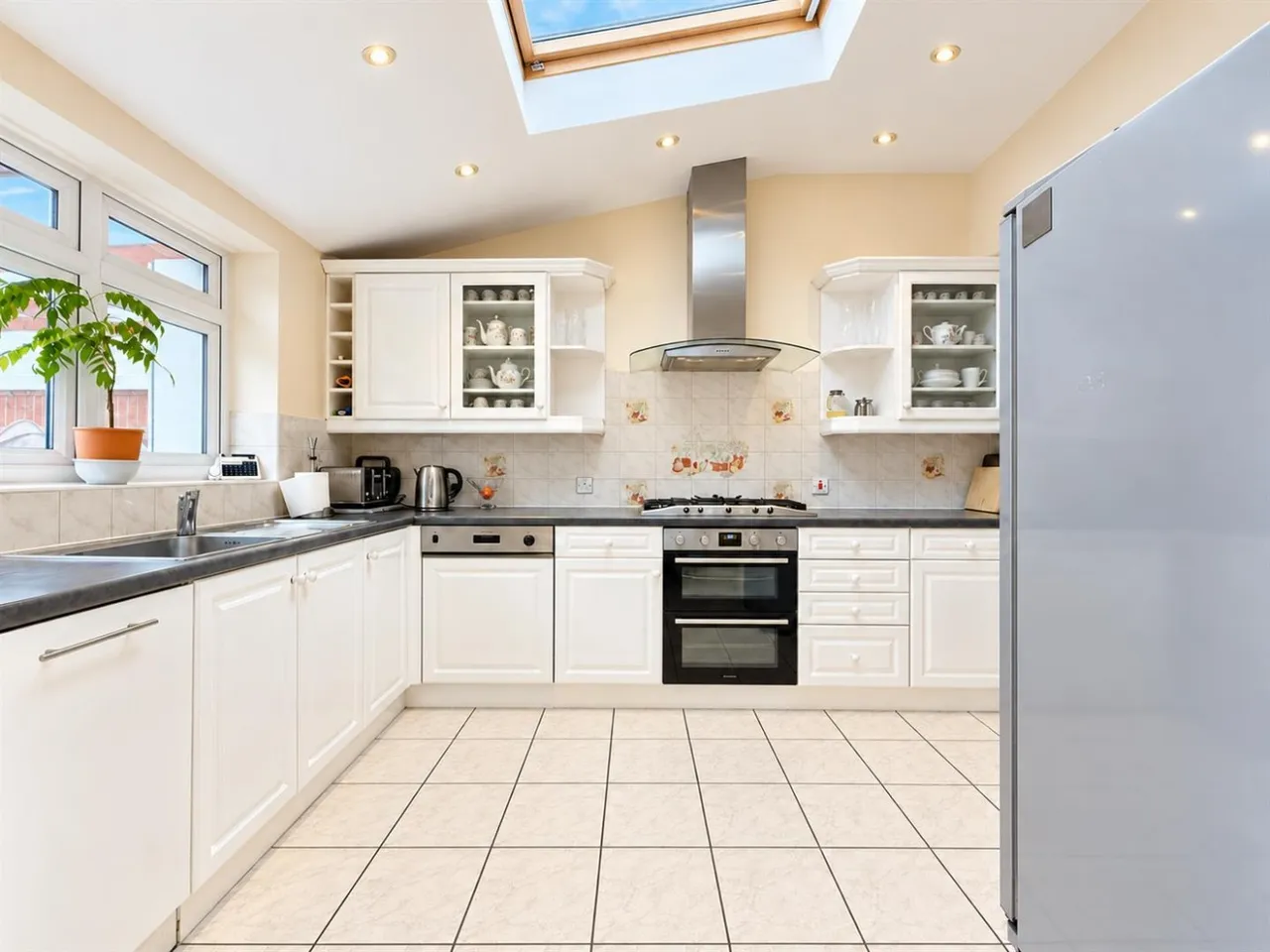 End Terrace, Heston, TW5, photo 3