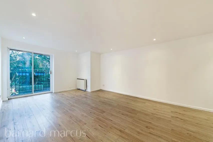 Burghley Hall Close, SW19, photo 3