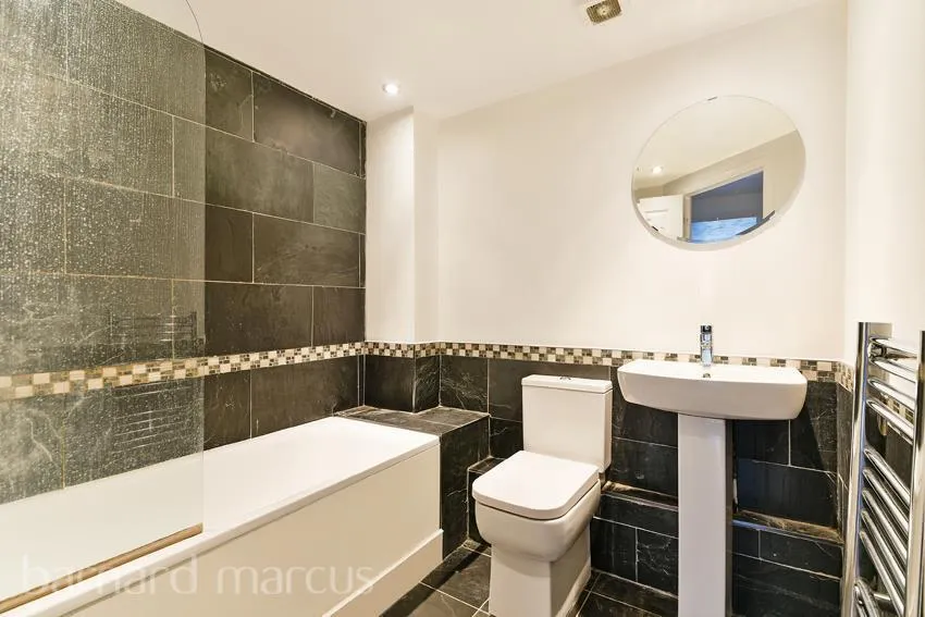 Burghley Hall Close, SW19, photo 6