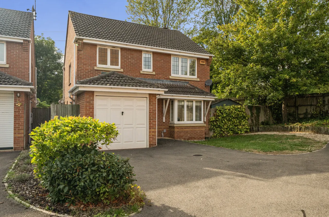 Rayner Drive, Arborfield, RG2, photo 19
