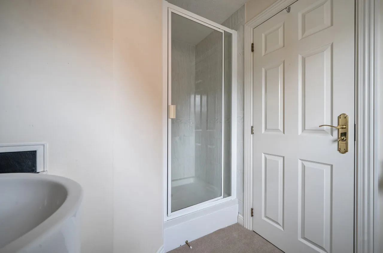 Rayner Drive, Arborfield, RG2, photo 13