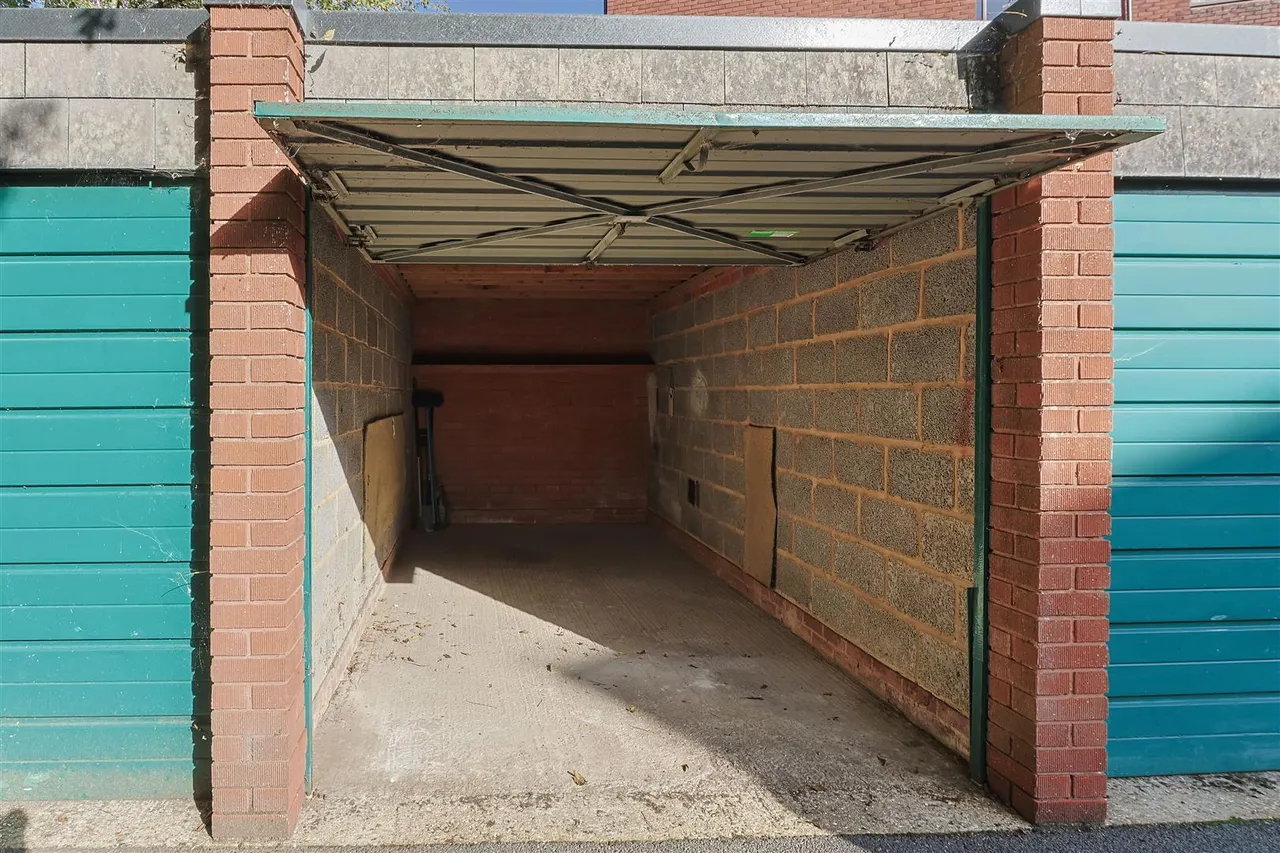 Allenview Road, Wimborne, BH21, photo 5