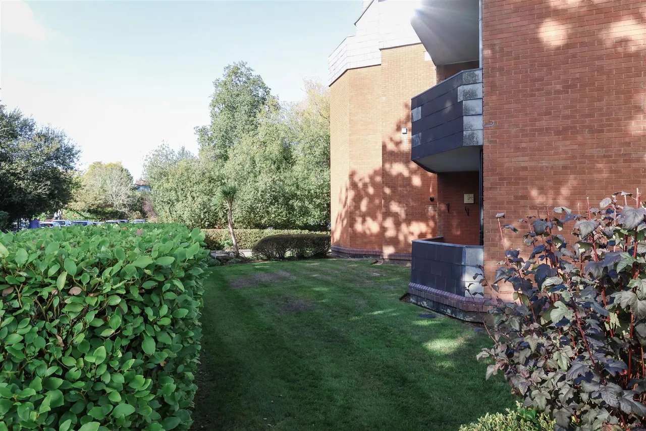 Allenview Road, Wimborne, BH21, photo 12