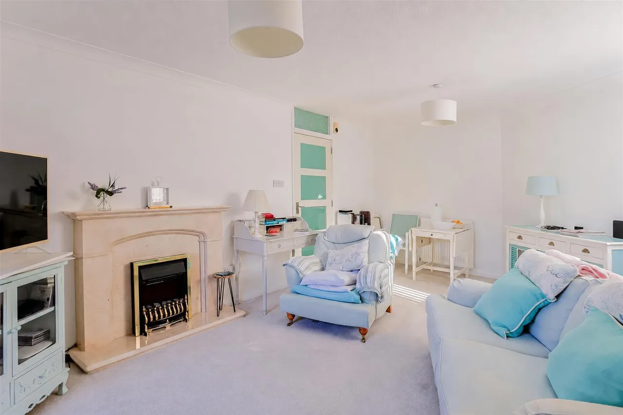 Allenview Road, Wimborne, BH21, photo 13