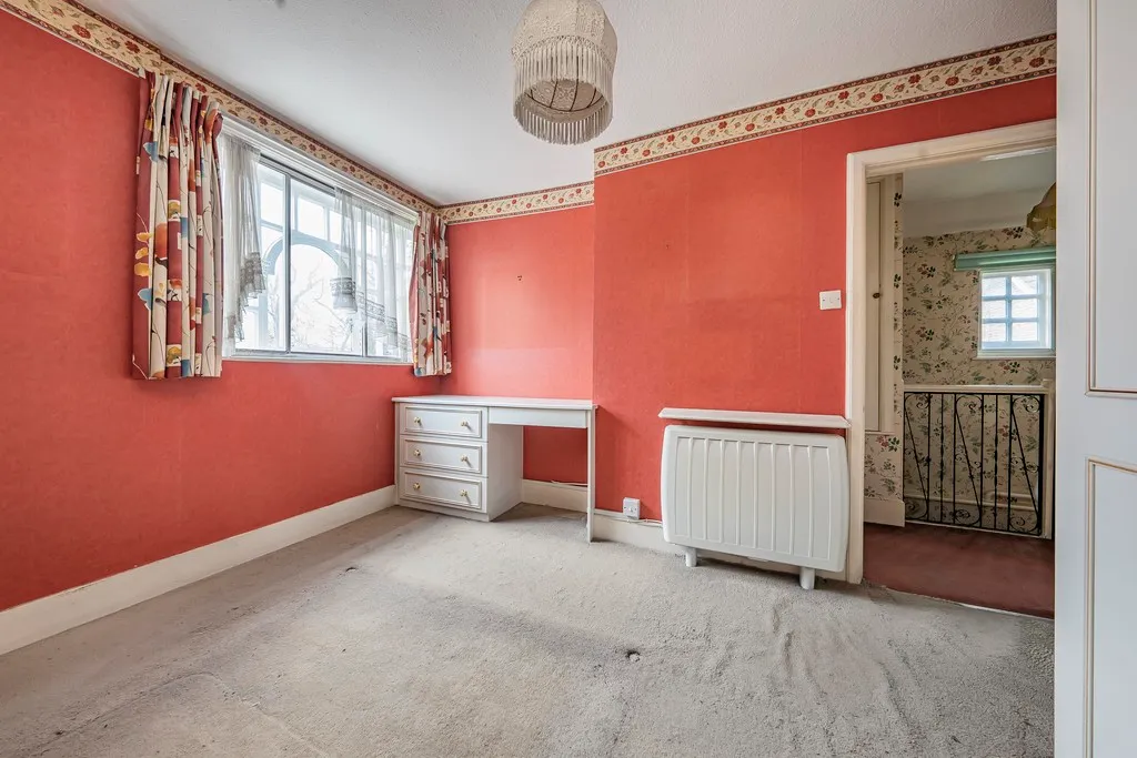 High Road, Eastcote, HA5, photo 8