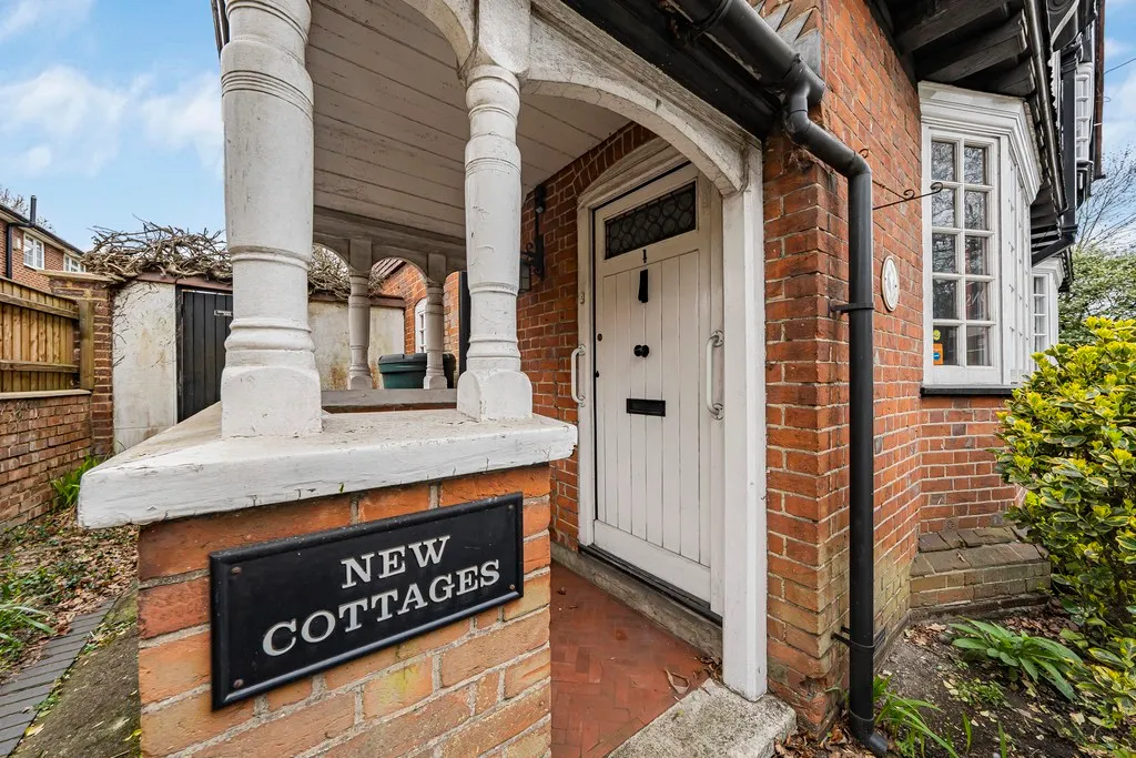 High Road, Eastcote, HA5, photo 38