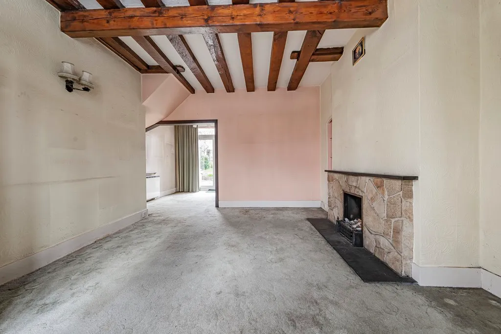 High Road, Eastcote, HA5, photo 31